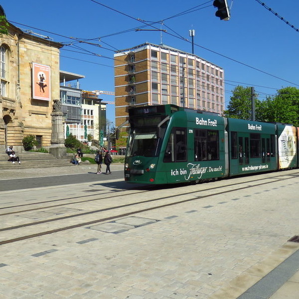 Straenbahnlinie am Stadttheater Freiburg