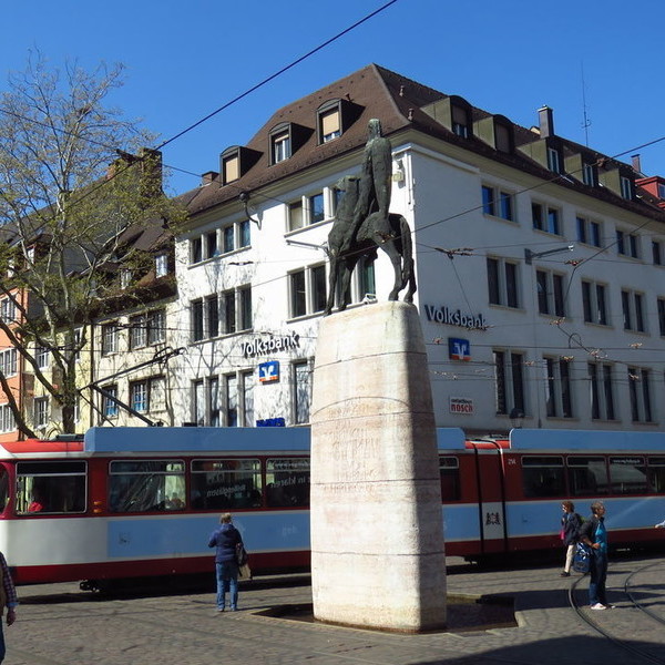 KaJo in Freiburg am Bertoldsbrunnen